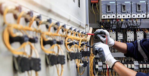 Professional Electrician technician working in Aspen Hill, MD